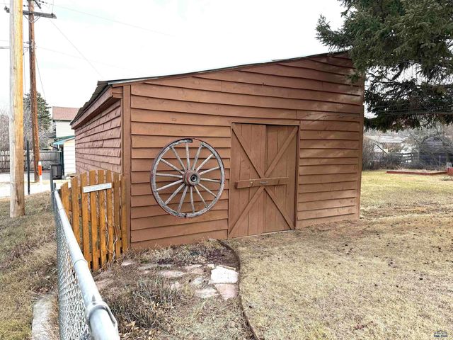445 S 17TH, Hot Springs, SD 57747