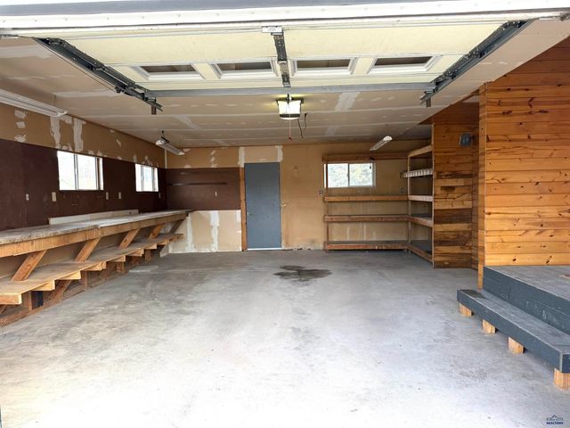 445 S 17TH, Hot Springs, SD 57747