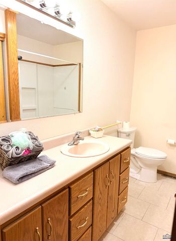 445 S 17TH, Hot Springs, SD 57747