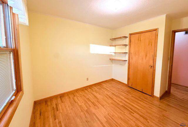 445 S 17TH, Hot Springs, SD 57747