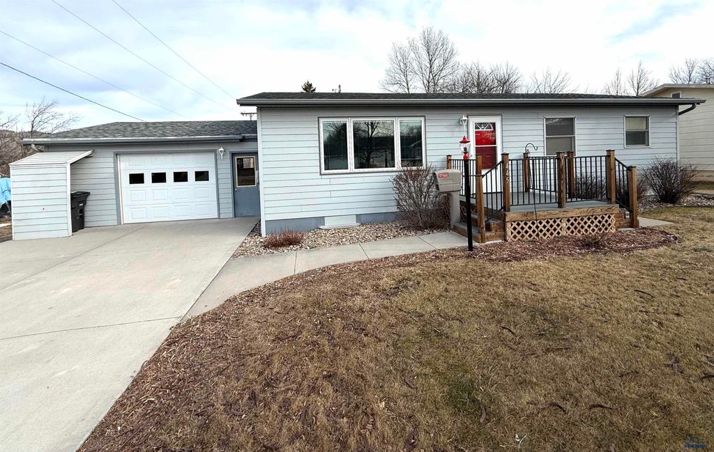445 S 17TH, Hot Springs, SD 57747