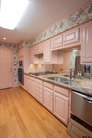 410 Amberwood Cir, Tyler, TX 75701