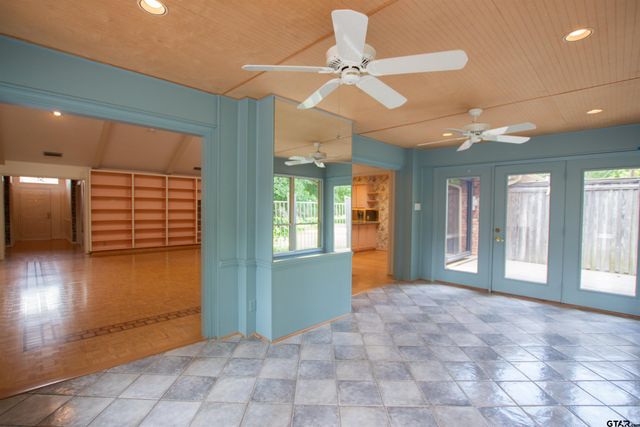 410 Amberwood Cir, Tyler, TX 75701