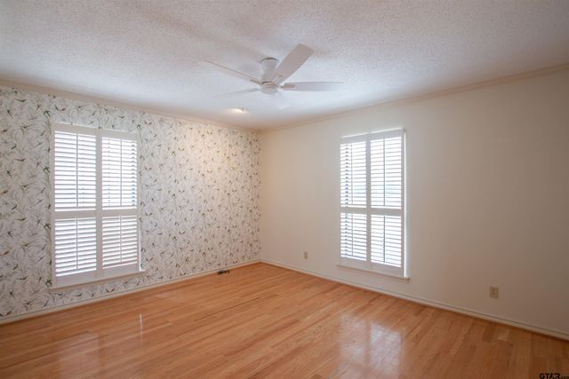 410 Amberwood Cir, Tyler, TX 75701