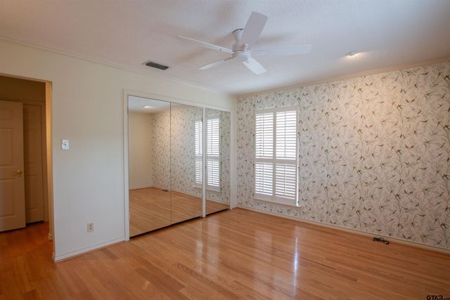 410 Amberwood Cir, Tyler, TX 75701