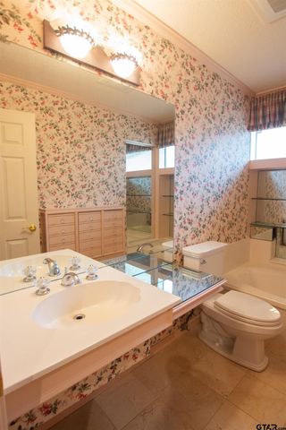 410 Amberwood Cir, Tyler, TX 75701