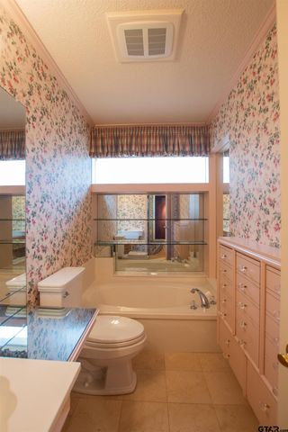 410 Amberwood Cir, Tyler, TX 75701
