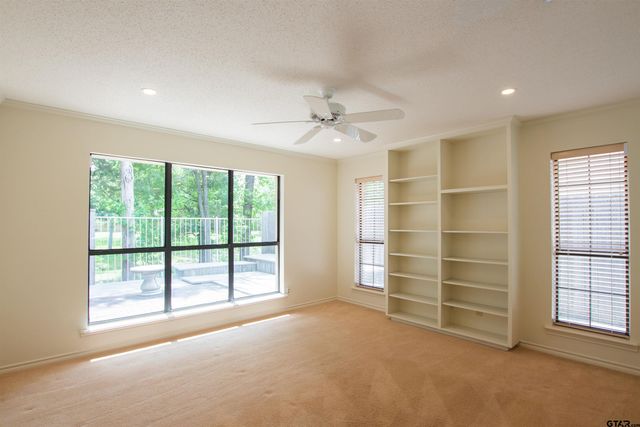 410 Amberwood Cir, Tyler, TX 75701