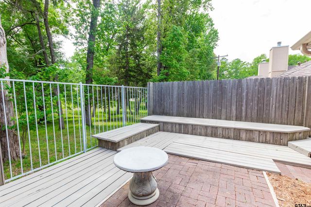 410 Amberwood Cir, Tyler, TX 75701