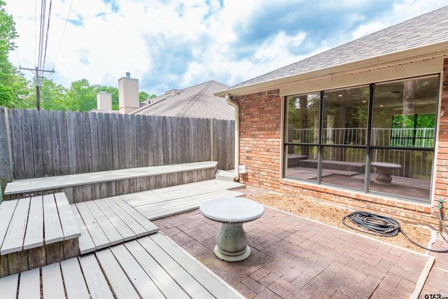 410 Amberwood Cir, Tyler, TX 75701