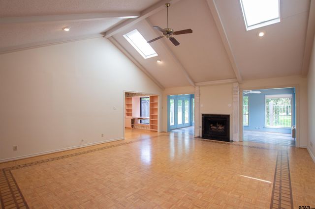 410 Amberwood Cir, Tyler, TX 75701