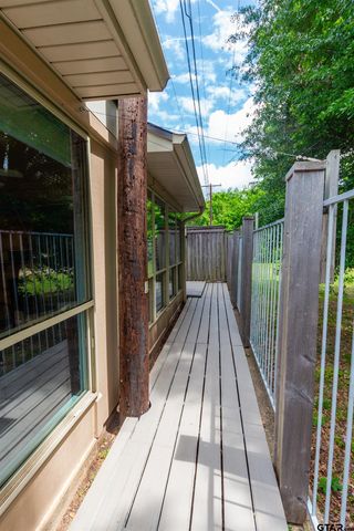 410 Amberwood Cir, Tyler, TX 75701