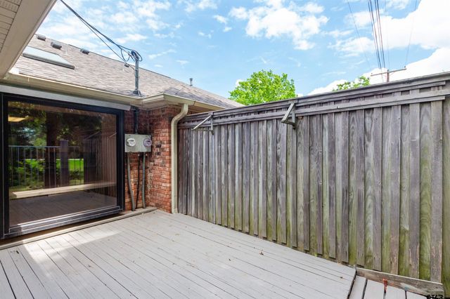 410 Amberwood Cir, Tyler, TX 75701