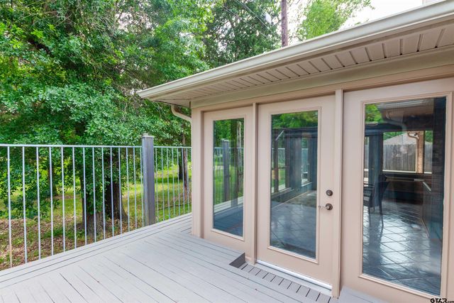 410 Amberwood Cir, Tyler, TX 75701