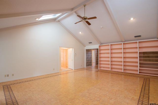 410 Amberwood Cir, Tyler, TX 75701