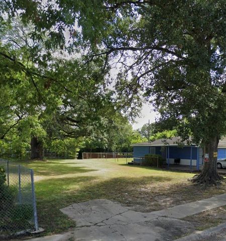 5017 Southwind Street, Houston, TX 77033