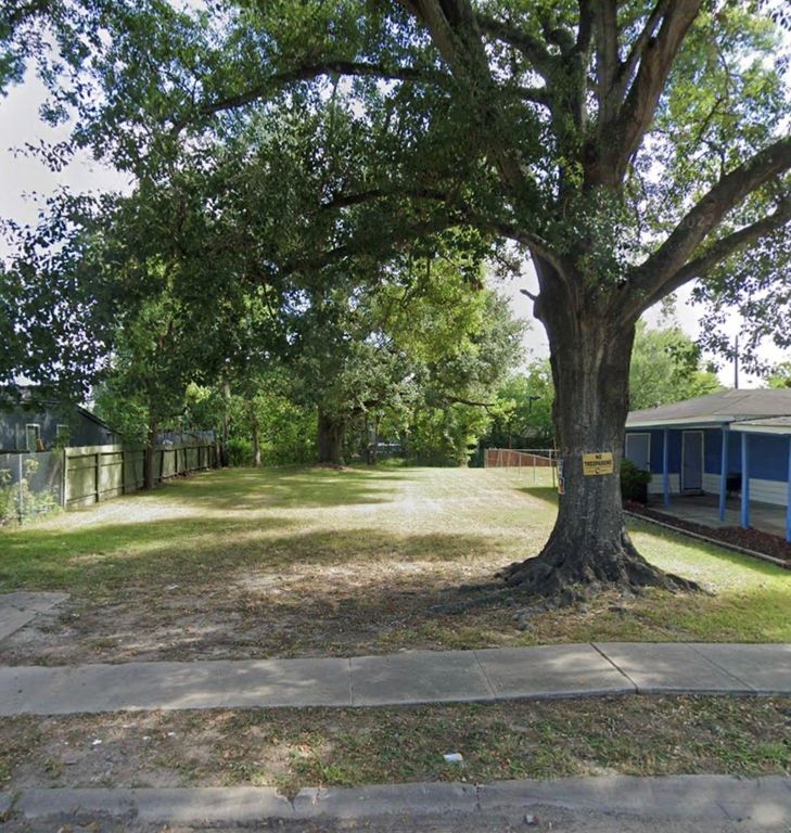 5017 Southwind Street, Houston, TX 77033