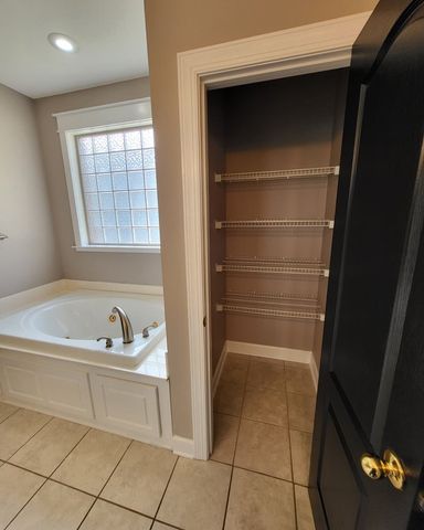 1730 E Roy Parker Rd, Ozark, AL 36360