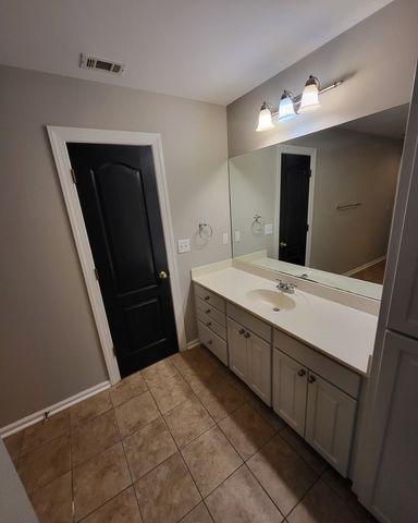 1730 E Roy Parker Rd, Ozark, AL 36360