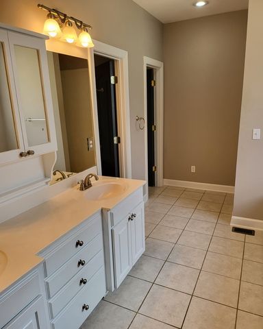 1730 E Roy Parker Rd, Ozark, AL 36360