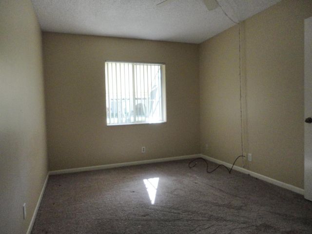 110 Lake Pine Circle B-1, Greenacres, FL 33463