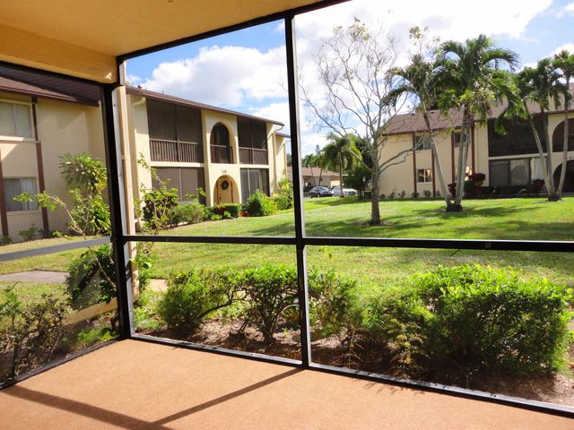 110 Lake Pine Circle B-1, Greenacres, FL 33463
