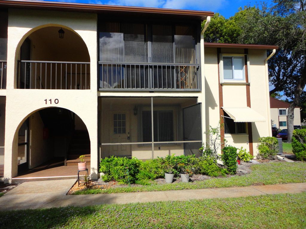 110 Lake Pine Circle B-1, Greenacres, FL 33463