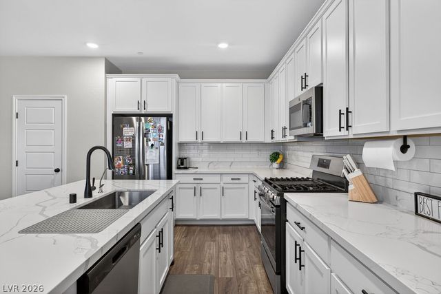 8854 Mountain Lion Avenue, Las Vegas, NV 89166