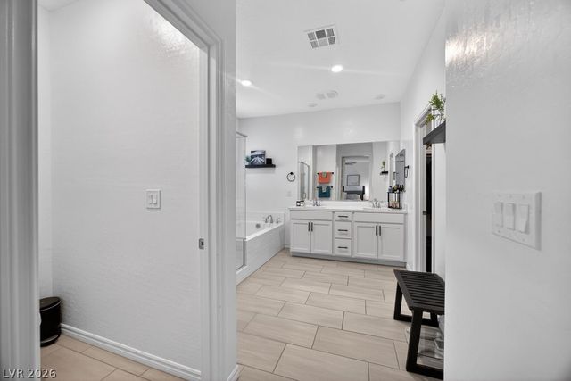 8854 Mountain Lion Avenue, Las Vegas, NV 89166