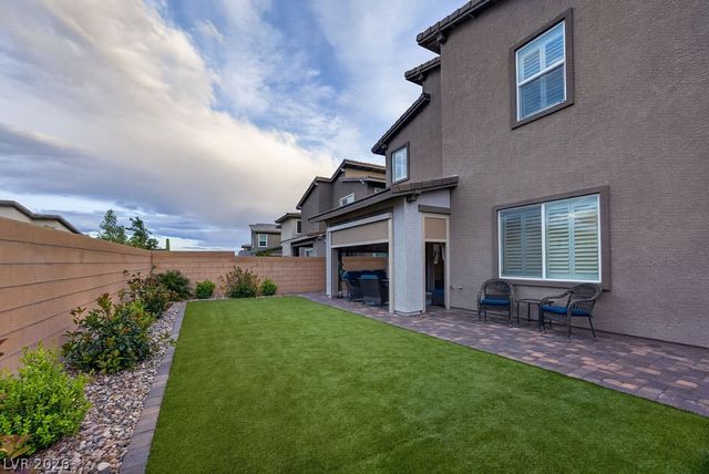 8854 Mountain Lion Avenue, Las Vegas, NV 89166