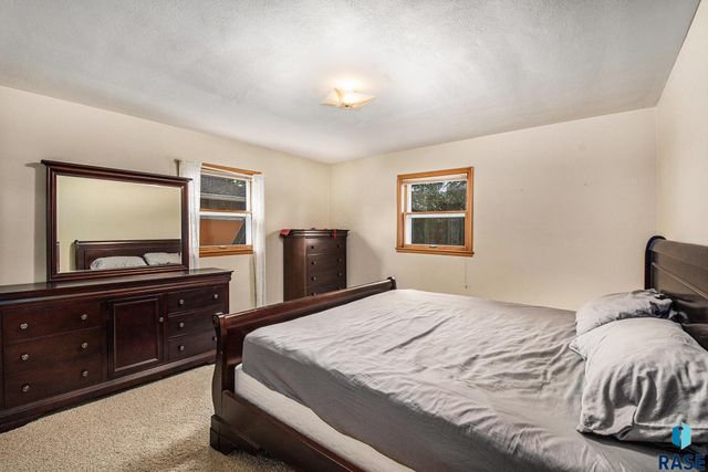 1802 Cedar St Street, Yankton, SD 57078