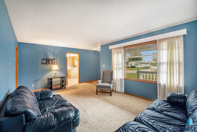 1802 Cedar St Street, Yankton, SD 57078