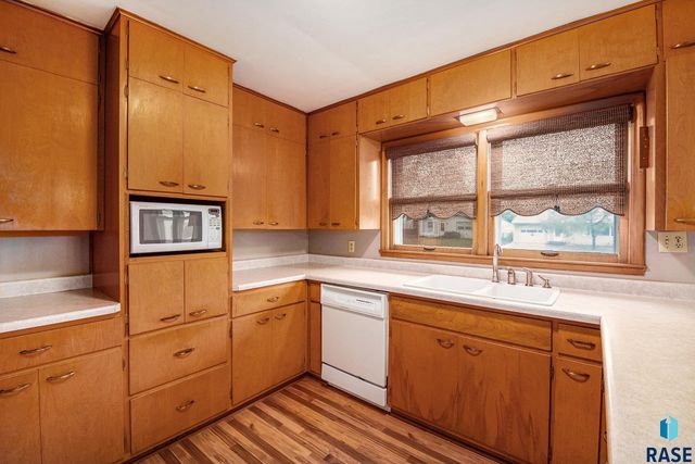 1802 Cedar St Street, Yankton, SD 57078