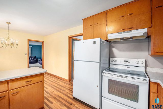 1802 Cedar St Street, Yankton, SD 57078