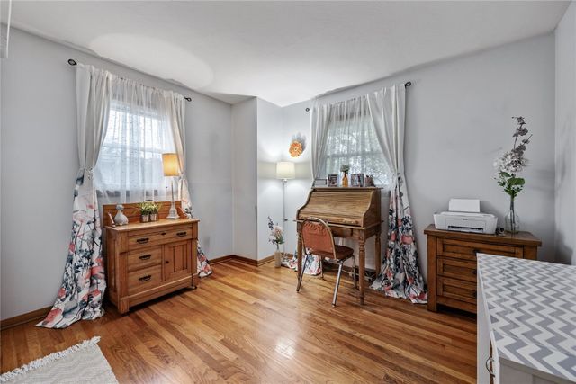 1785 Valleyview Drive, Marion, IA 52302