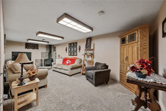 1785 Valleyview Drive, Marion, IA 52302