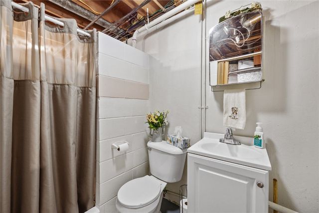 1785 Valleyview Drive, Marion, IA 52302