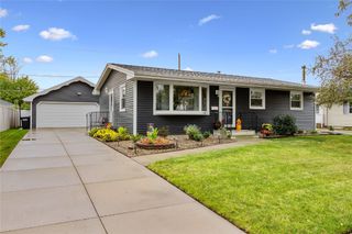 1785 Valleyview Drive, Marion, IA 52302