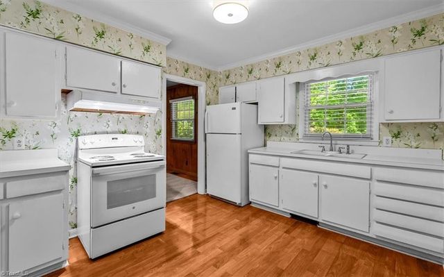 1700 Leslie Road, Greensboro, NC 27408