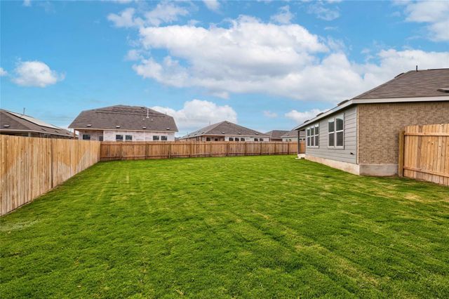 416 Escondido CIR, San Marcos, TX 78666