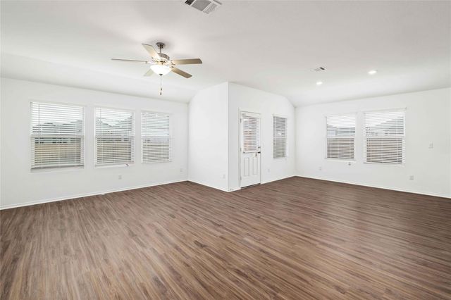 416 Escondido CIR, San Marcos, TX 78666