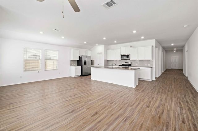 416 Escondido CIR, San Marcos, TX 78666