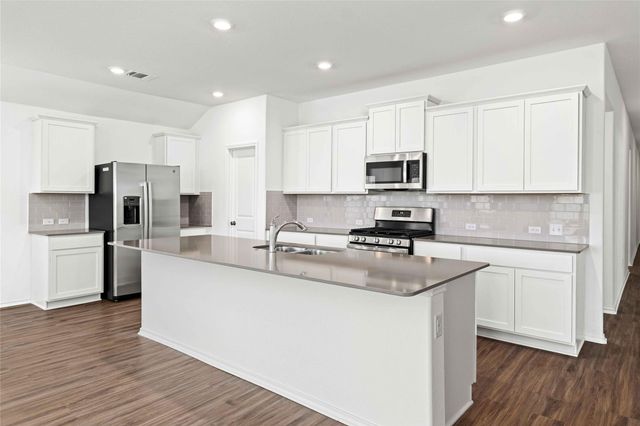 416 Escondido CIR, San Marcos, TX 78666