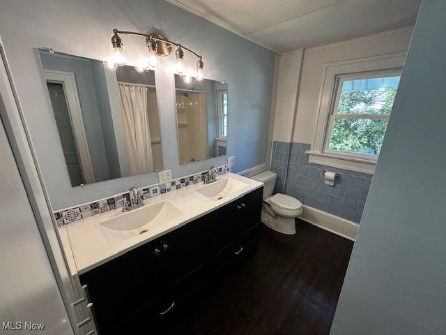 230 Helen Avenue, Akron, OH 44310