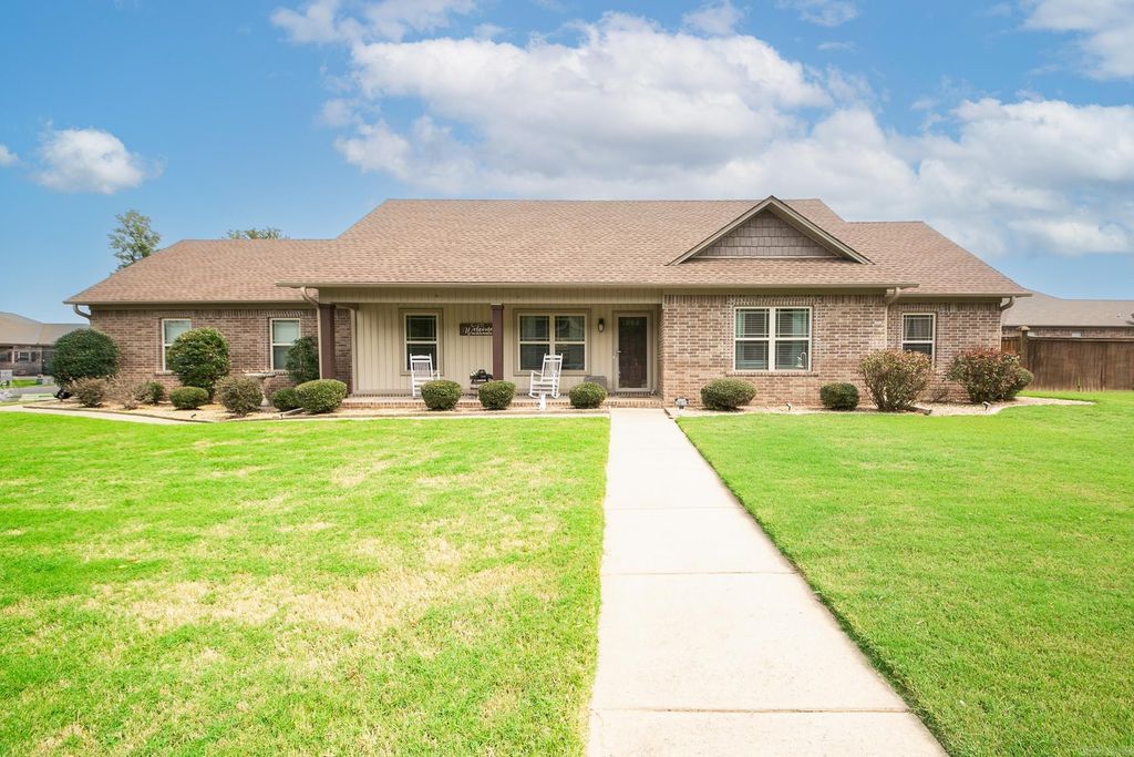 169 Creekside Drive, Austin, AR 72007