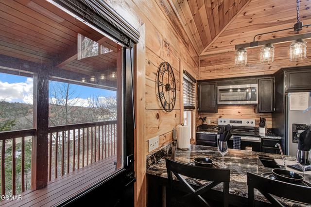 2018 Bill Flagle Way, Sevierville, TN 37876