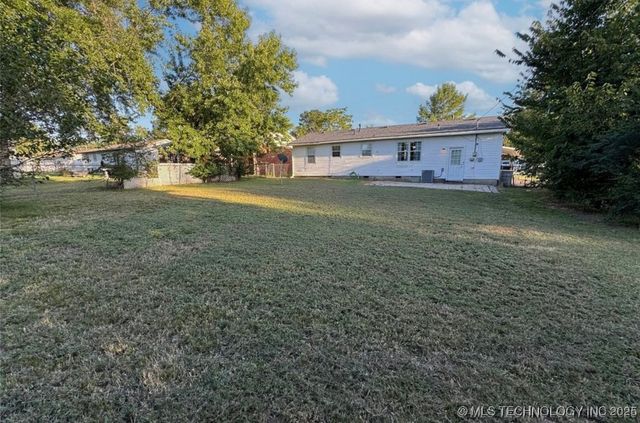 305 E Elm Street, Skiatook, OK 74070