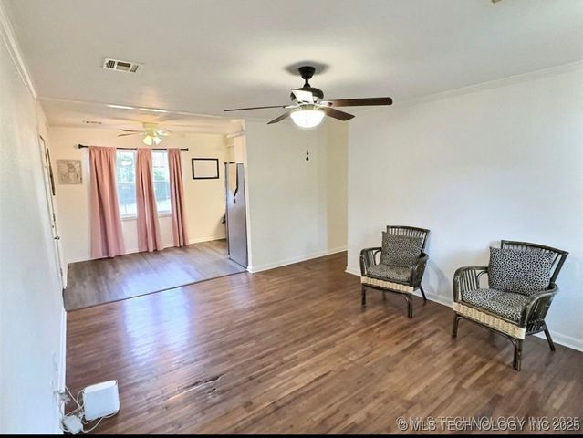 305 E Elm Street, Skiatook, OK 74070