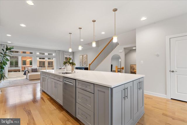1805 YELLOW GARNET TER SE, Leesburg, VA 20175