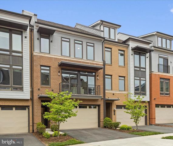 1805 YELLOW GARNET TER SE, Leesburg, VA 20175